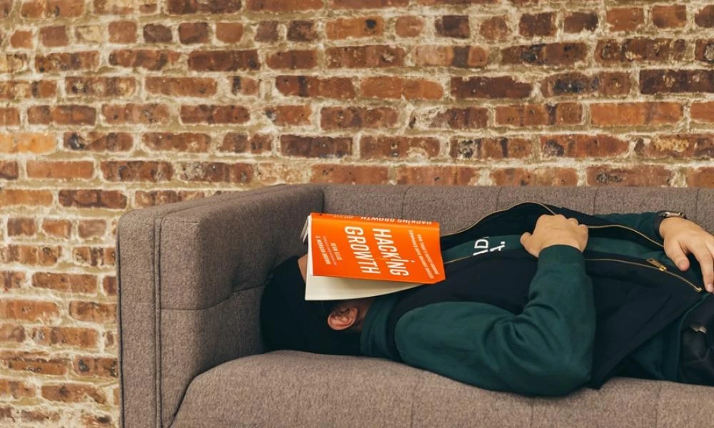 Ροχαλητό: Προβλήματα υγείας και για αυτόν που κοιμάται δίπλα στον πάσχοντα